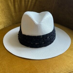 NWOT GENIE by Eugenia Kim Ivory and Black Fedora Hat